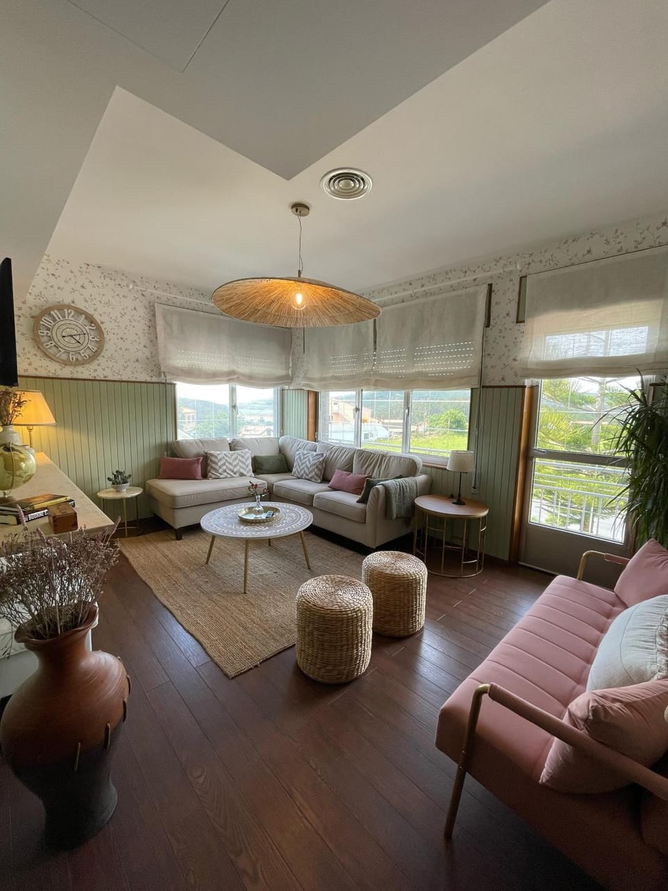 Communal lounge/ TV room