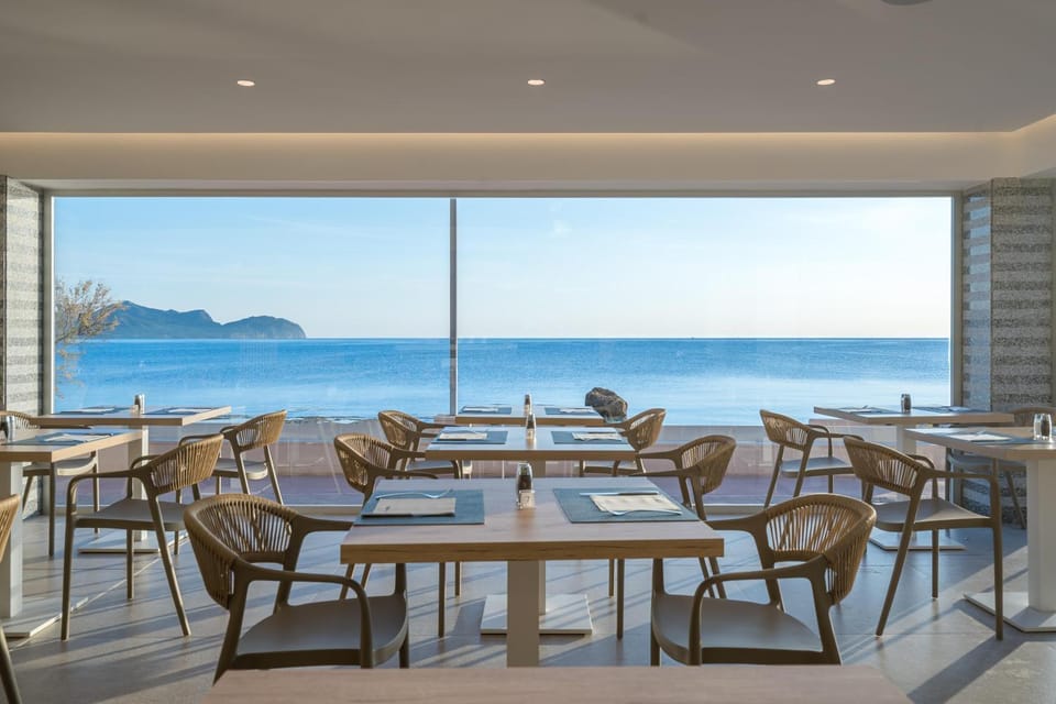 Restaurant/places to eat, Dining area