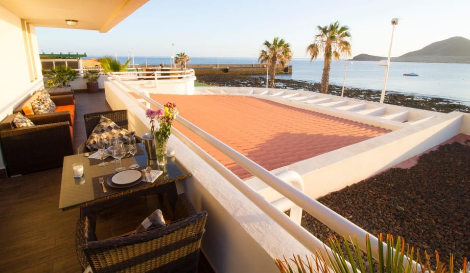 Balcony/Terrace, Balcony/Terrace, City view, Mountain view, Sea view, Street view, Sunset