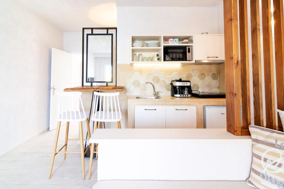 Kitchen or kitchenette, Food