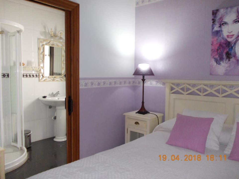 Bed, Bathroom