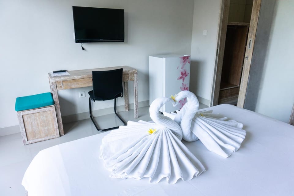 Communal lounge/ TV room, Bed, TV and multimedia, Photo of the whole room, Bedroom