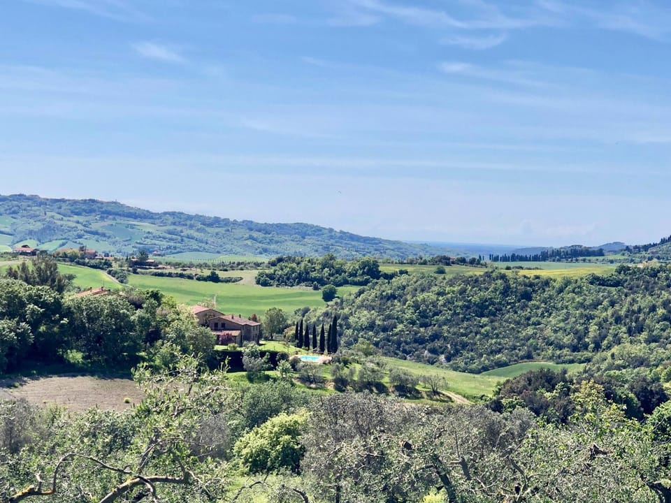 Facade/entrance, Natural landscape, Bird's eye view, Hiking, Garden view, Landmark view, Pool view