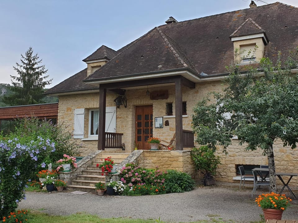 Facade/entrance, Garden
