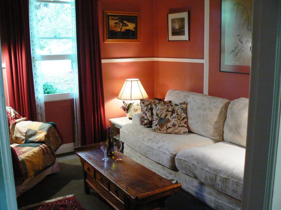 Living room, Decorative detail
