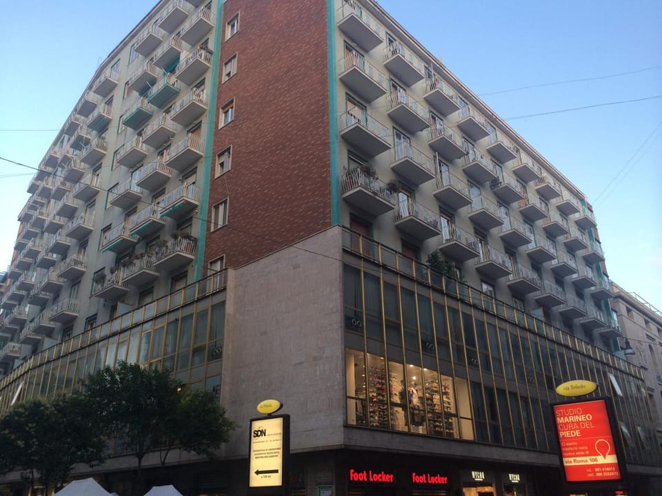Property building, Facade/entrance, Balcony/Terrace, On site, City view, Landmark view