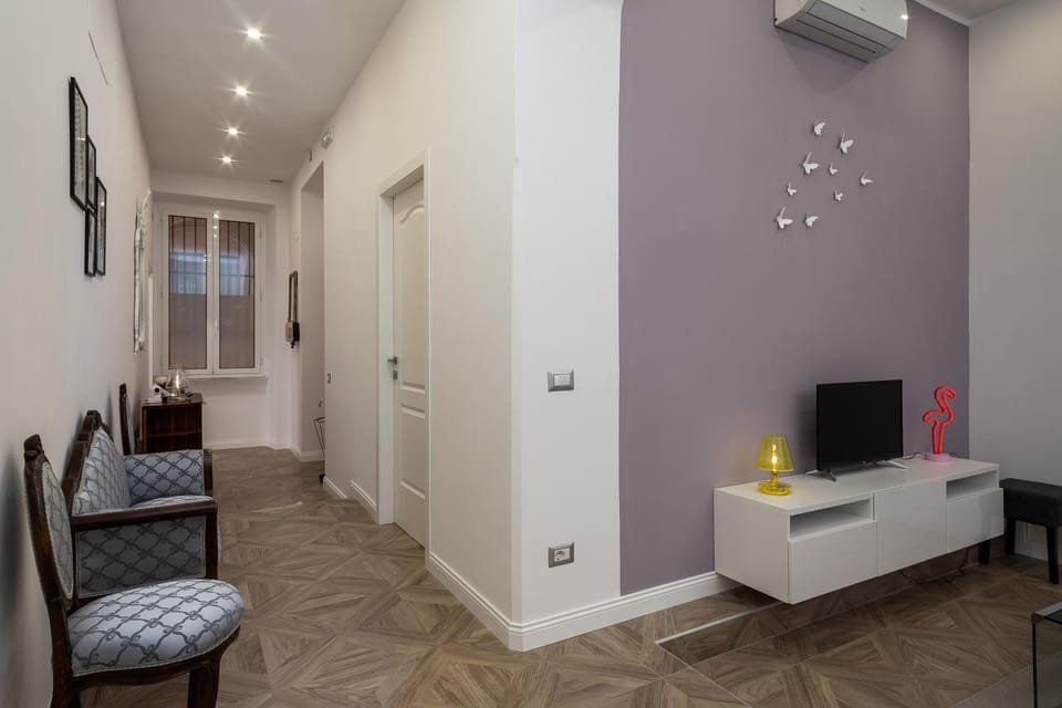 Communal lounge/ TV room