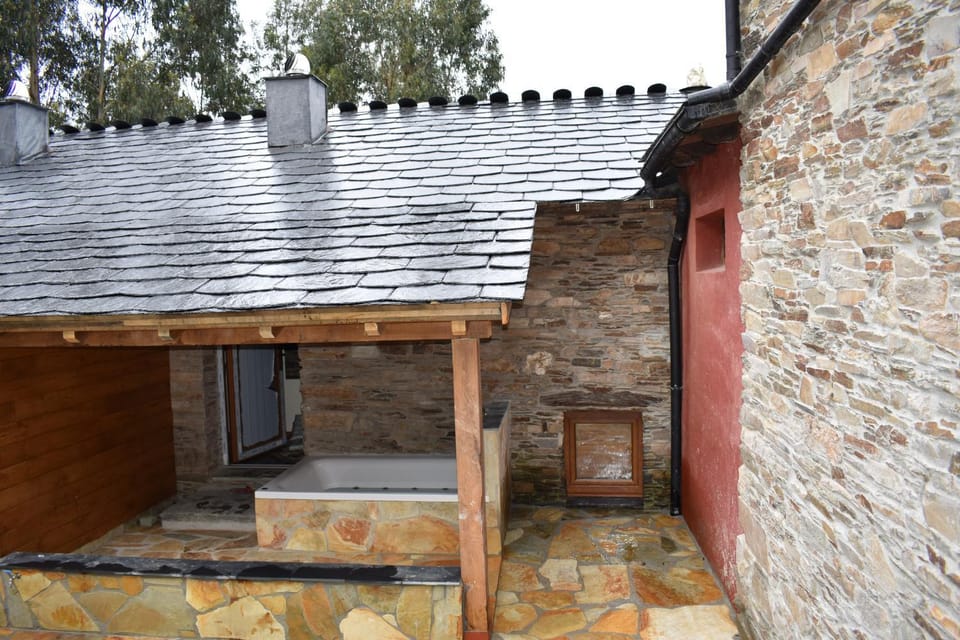 Hot Spring Bath, Area and facilities