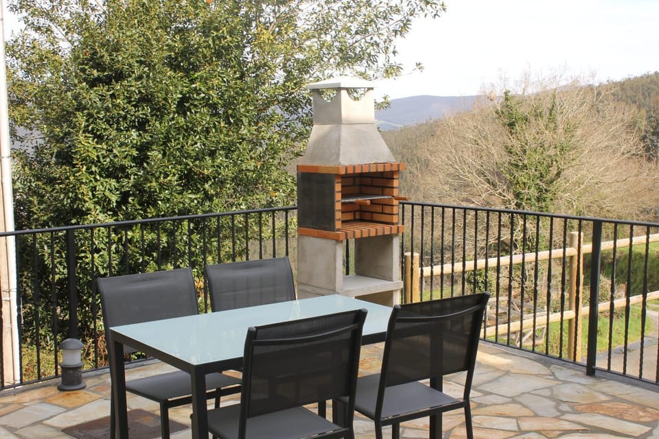 Natural landscape, View (from property/room), Balcony/Terrace, Dining area