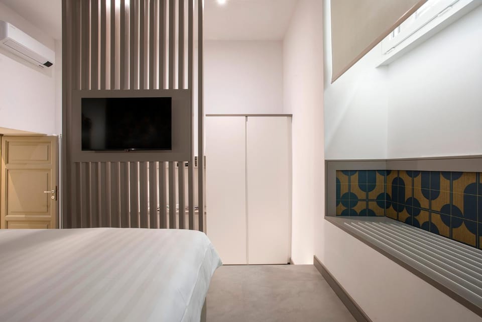 Bed, TV and multimedia, Photo of the whole room, Bedroom, wardrobe