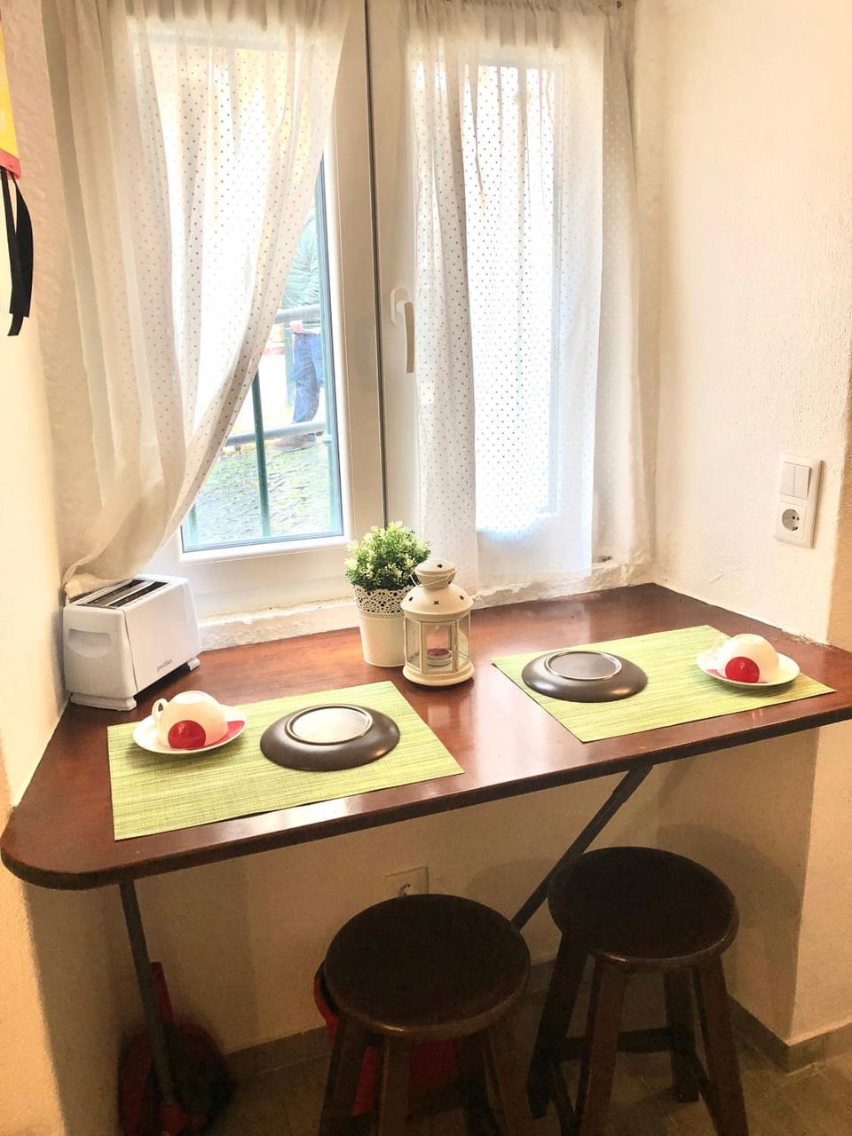Dining area, Food