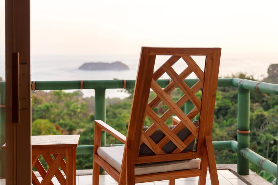 Natural landscape, View (from property/room), Balcony/Terrace, Seating area, Sea view