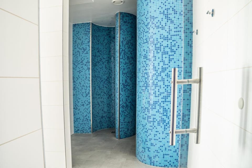 Sauna, Swimming pool