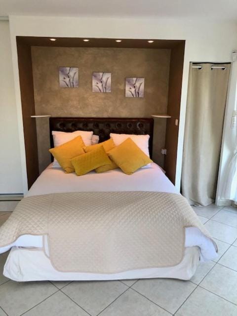 Property building, Bedroom