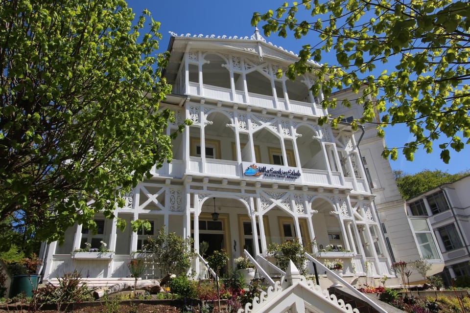 Property building, Facade/entrance, Spring, Day, Property logo or sign