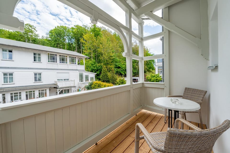 View (from property/room), Balcony/Terrace, Garden view