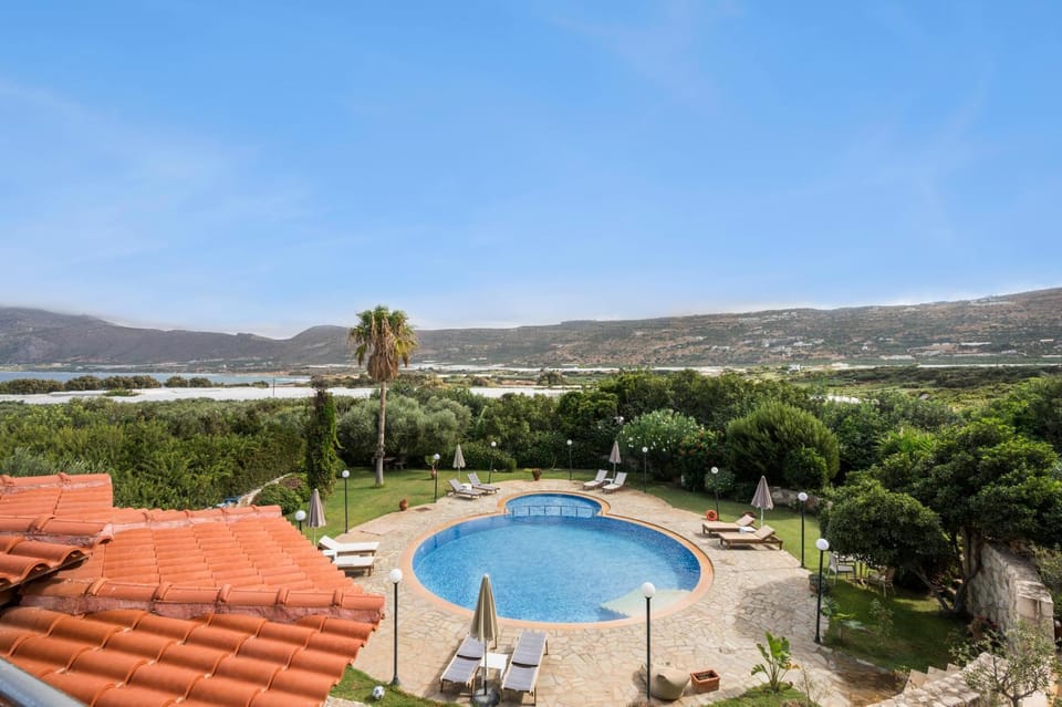 Nearby landmark, Day, Natural landscape, Mountain view, Pool view, Sea view, Swimming pool, sunbed