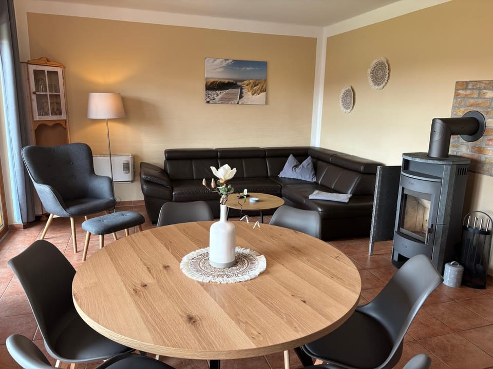 Living room, fireplace