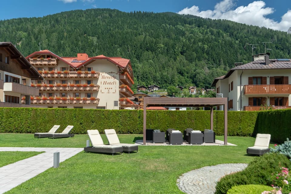 Property building, Garden