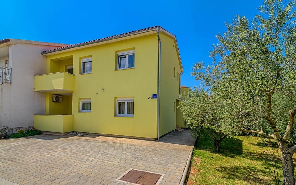 Property building, Garden, Garden view