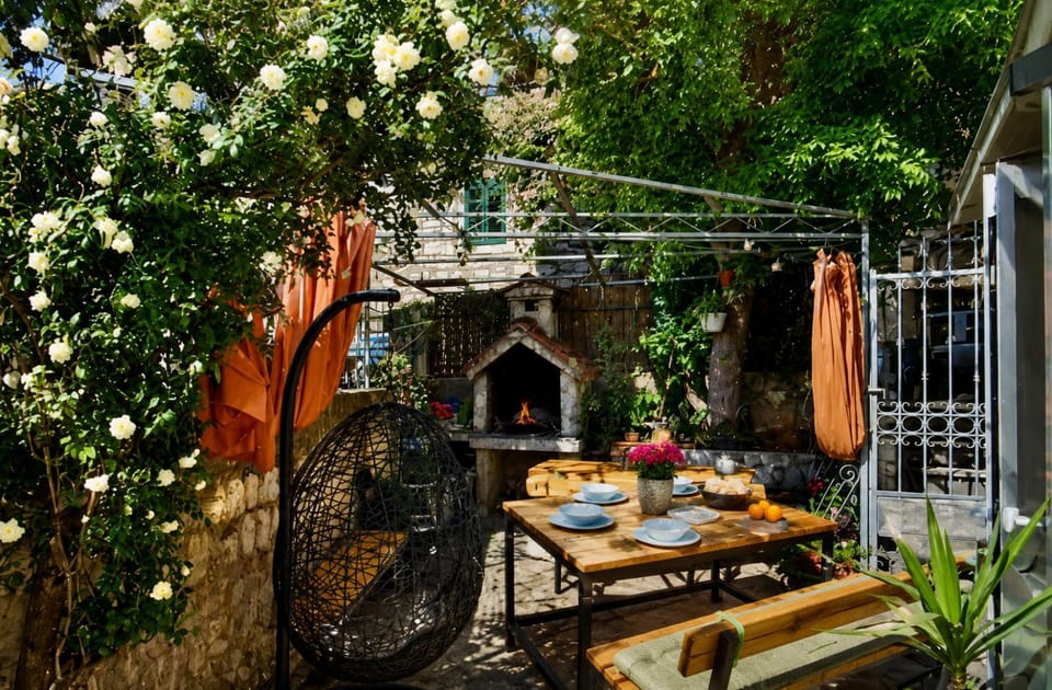 Old Town Sole Mediterranean Garden Apartment in Split