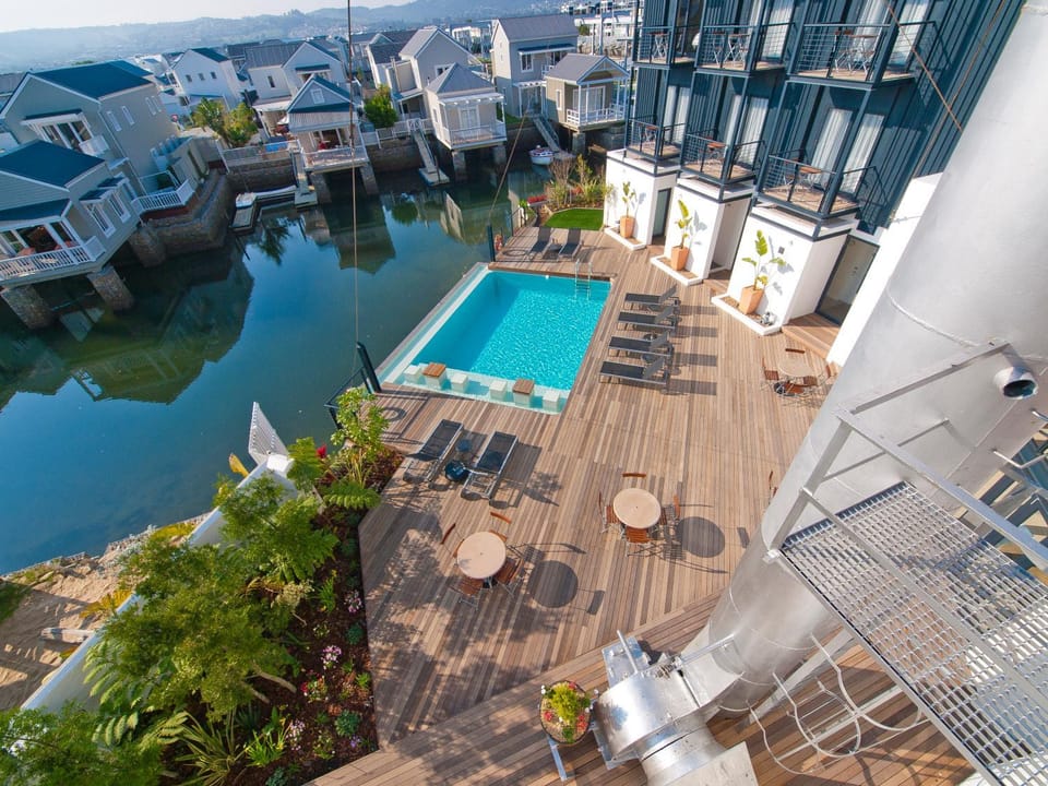 Swimming pool, Swimming pool