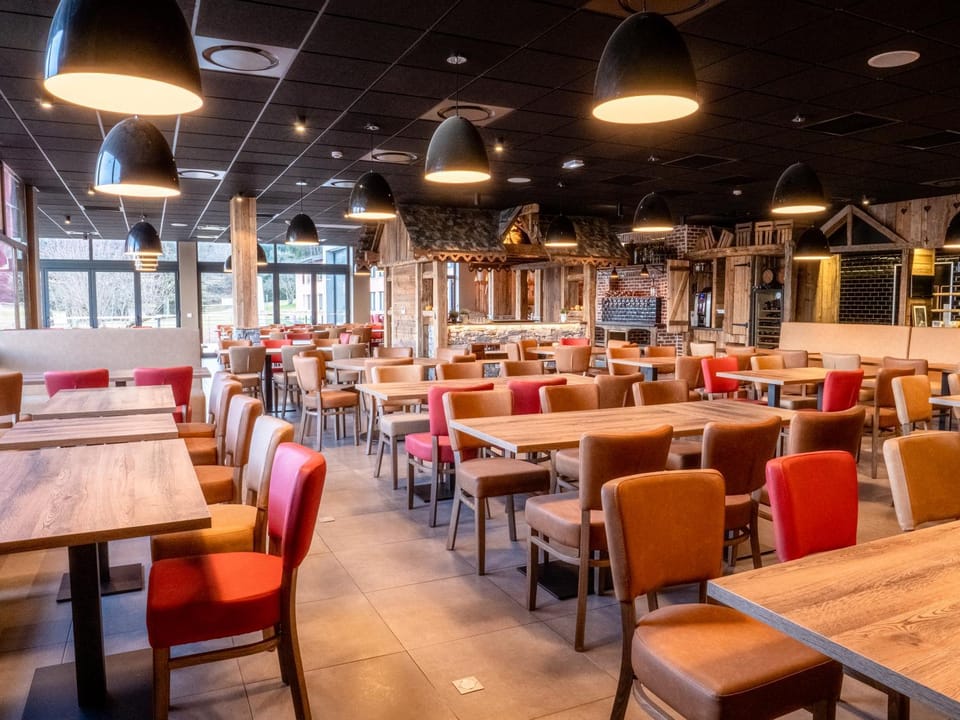 Restaurant/places to eat, Food and drinks, Dining area, Food, Lake view, Mountain view, Meals, Breakfast, Continental breakfast, Buffet breakfast, Lunch