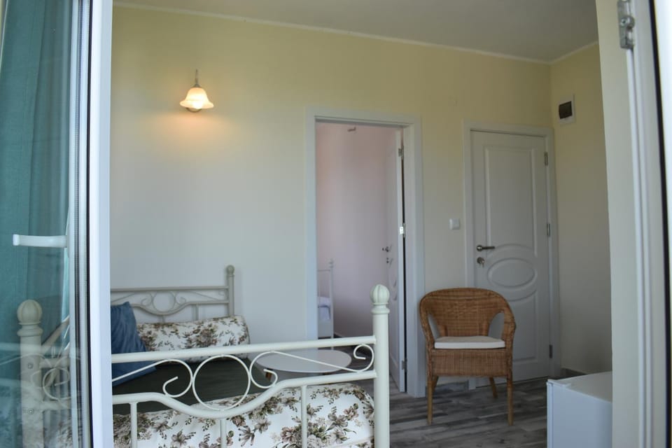 Синя луна Bed and Breakfast in Burgas Province
