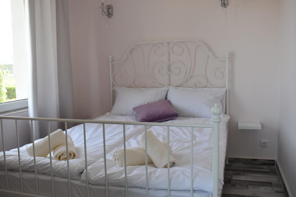 Синя луна Bed and Breakfast in Burgas Province