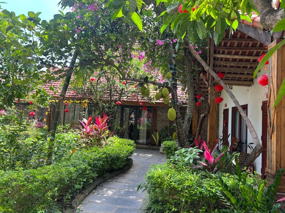 Tam Coc Serene Bungalow Nature lodge in Laos
