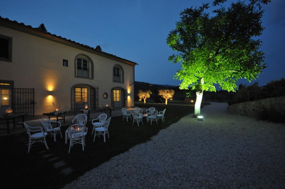 Facade/entrance, Night, Garden