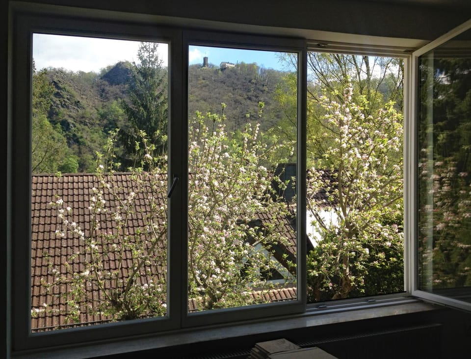 Living room, Garden view, Landmark view, Mountain view