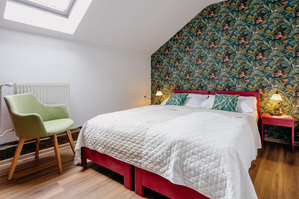 Bed, Seating area, Bedroom