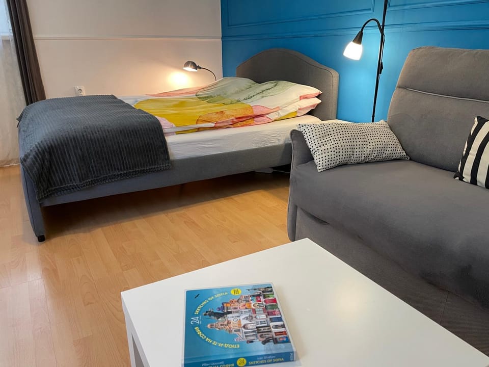 Bed, Living room, Bedroom