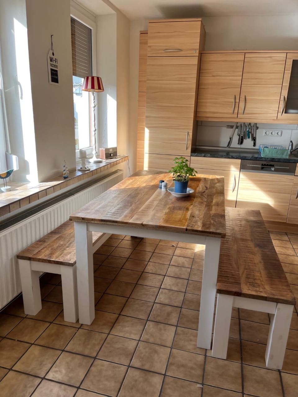 Restaurant/places to eat, Kitchen or kitchenette, Seating area, Dining area