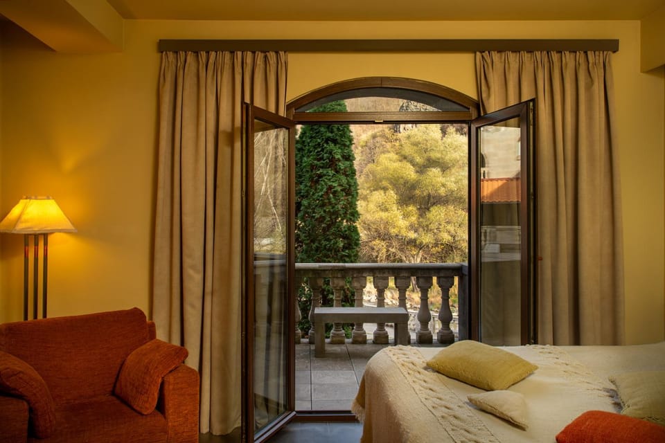 Bed, View (from property/room), Balcony/Terrace, Seating area, Bedroom