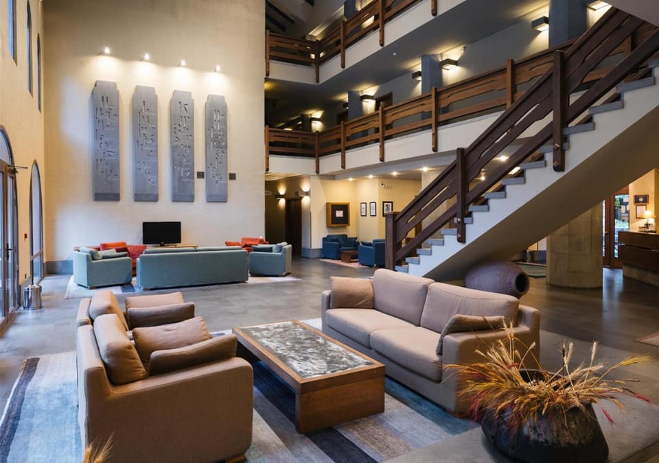 Lobby or reception, Lounge or bar, Seating area