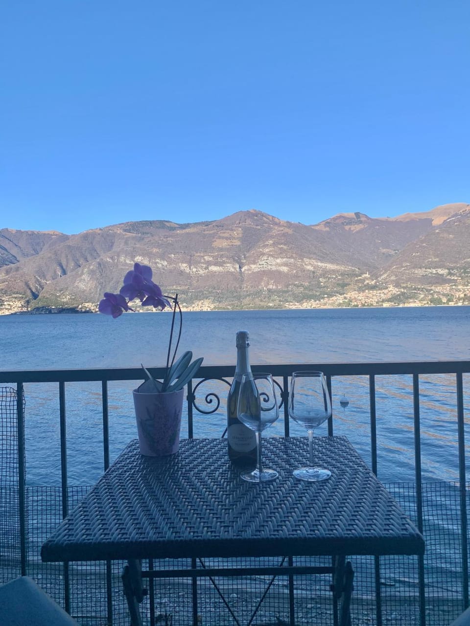 Day, Natural landscape, View (from property/room), Balcony/Terrace, Lake view, Mountain view