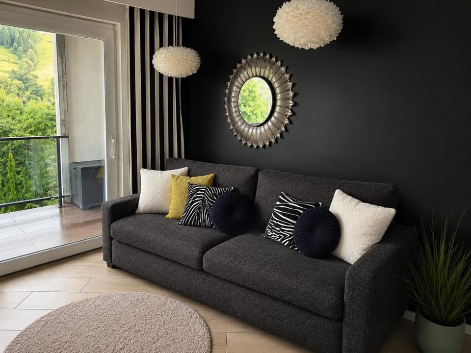 TV and multimedia, Kitchen or kitchenette, Living room, Dining area, fireplace