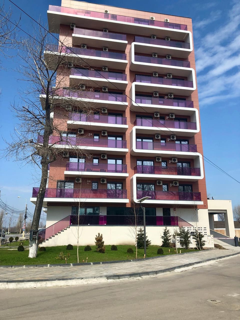 Facade/entrance
