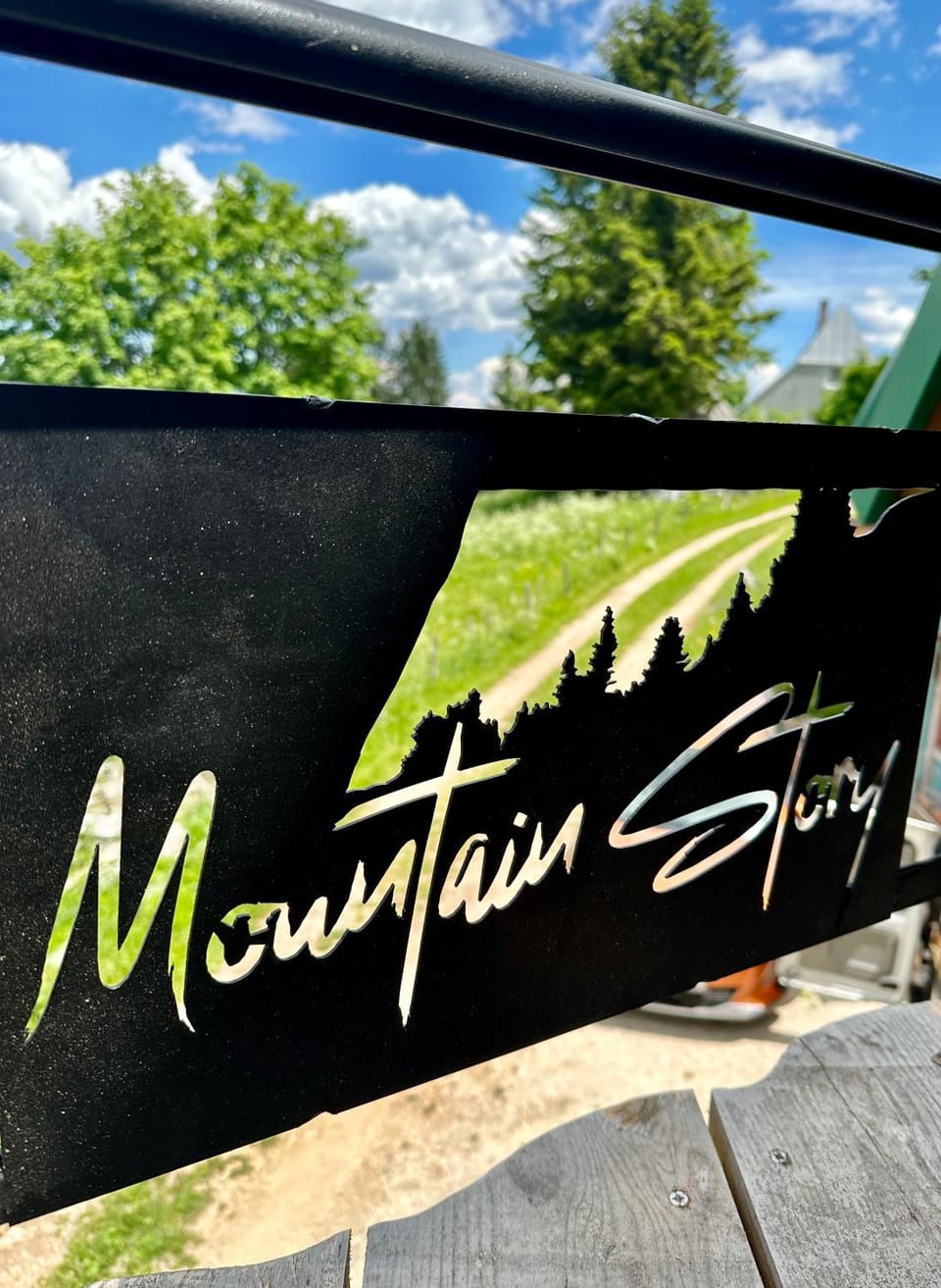 Day, Property logo or sign, Natural landscape, Logo/Certificate/Sign, Text overlay