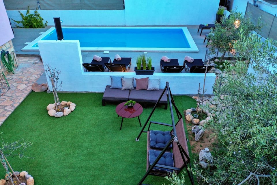 Spring, Seating area, Pool view, Swimming pool, sunbed