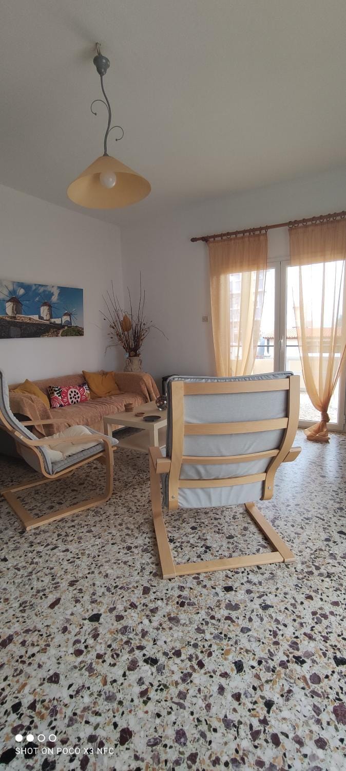TV and multimedia, Living room, Seating area, locker