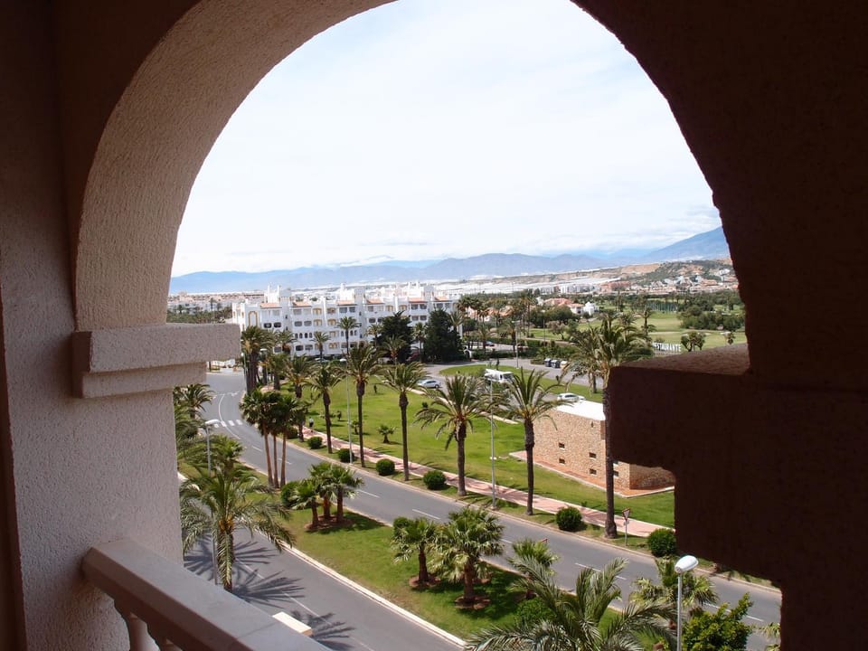 Balcony/Terrace, Mountain view