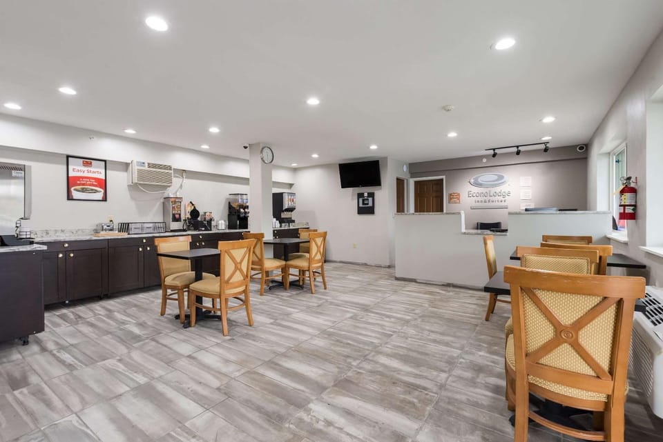 Restaurant/places to eat, Lobby or reception, Dining area, On site, Breakfast