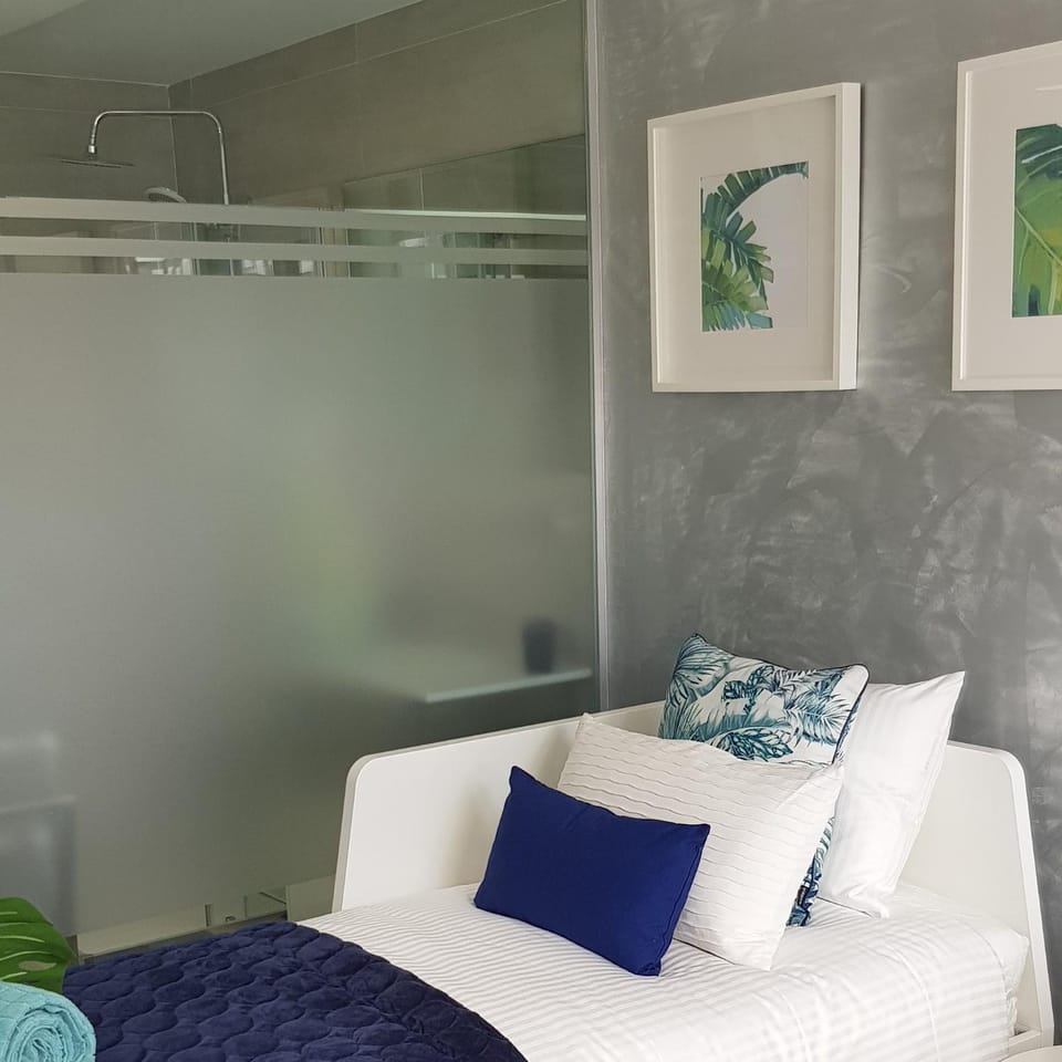 Bedroom, Garden view, Pool view