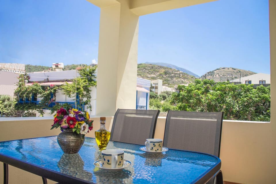 View (from property/room), Balcony/Terrace, Mountain view