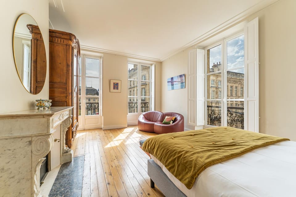 Appartement Luxe avec Climatisation Parking Vue Exeptionnelle Apartment in Bordeaux