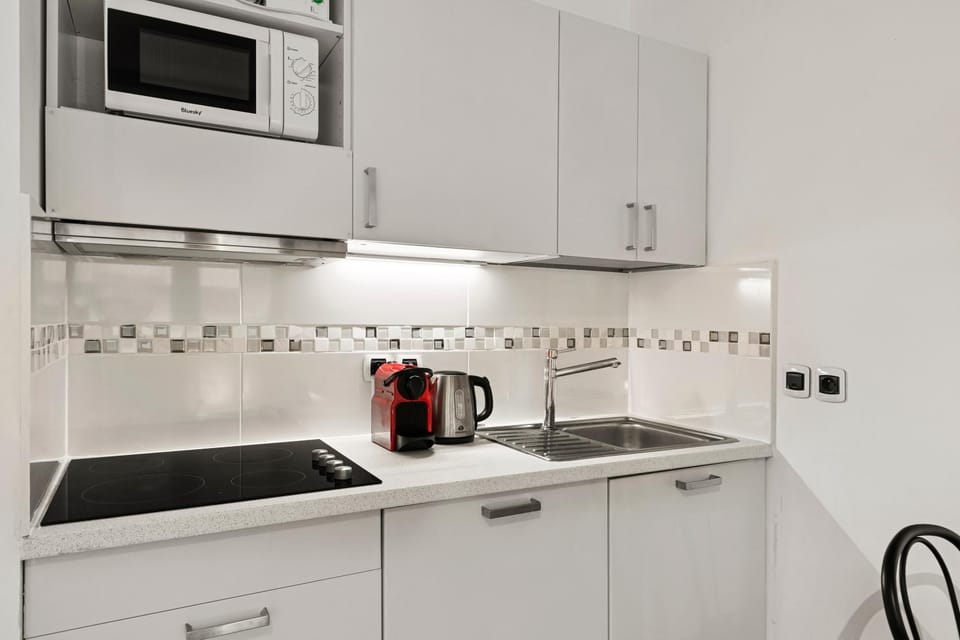 Kitchen or kitchenette, kitchen