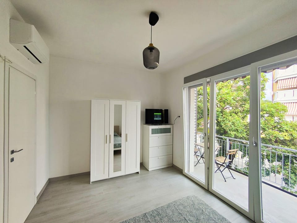 TV and multimedia, Bedroom, wardrobe